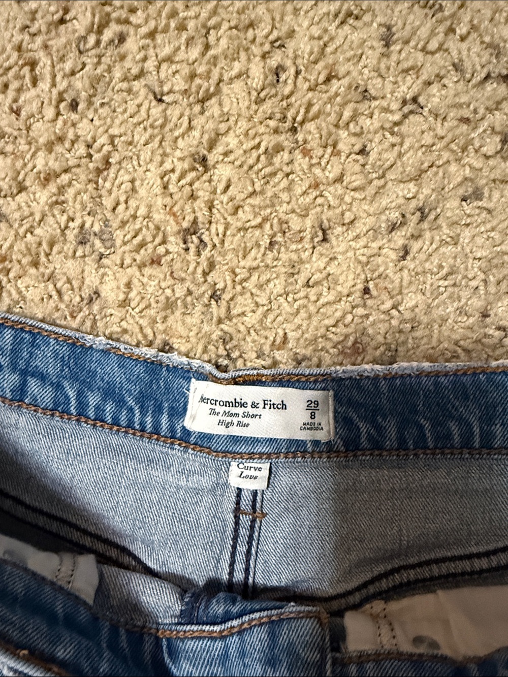 Abercrombie & Fitch Light Blue Frayed Hem Denim Mom Short High Rise Curve Love - Picture 3 of 3